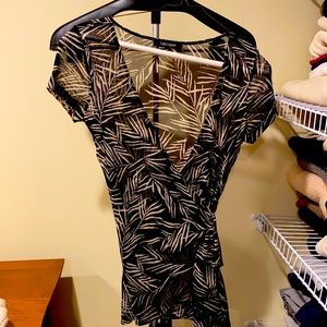 Women’s Karen Kane blouse size Medium